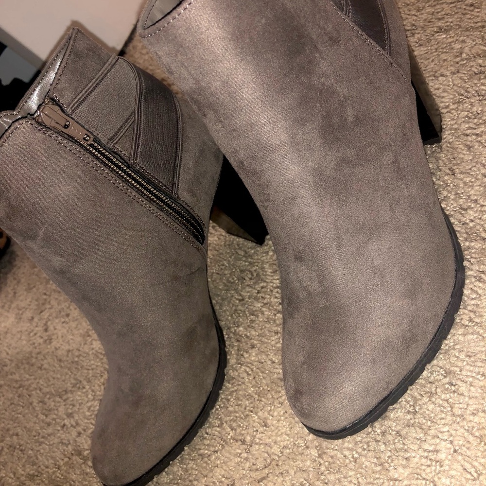 a new day (from Target)•taupe•ankle booties•black tread•zipper•6.5